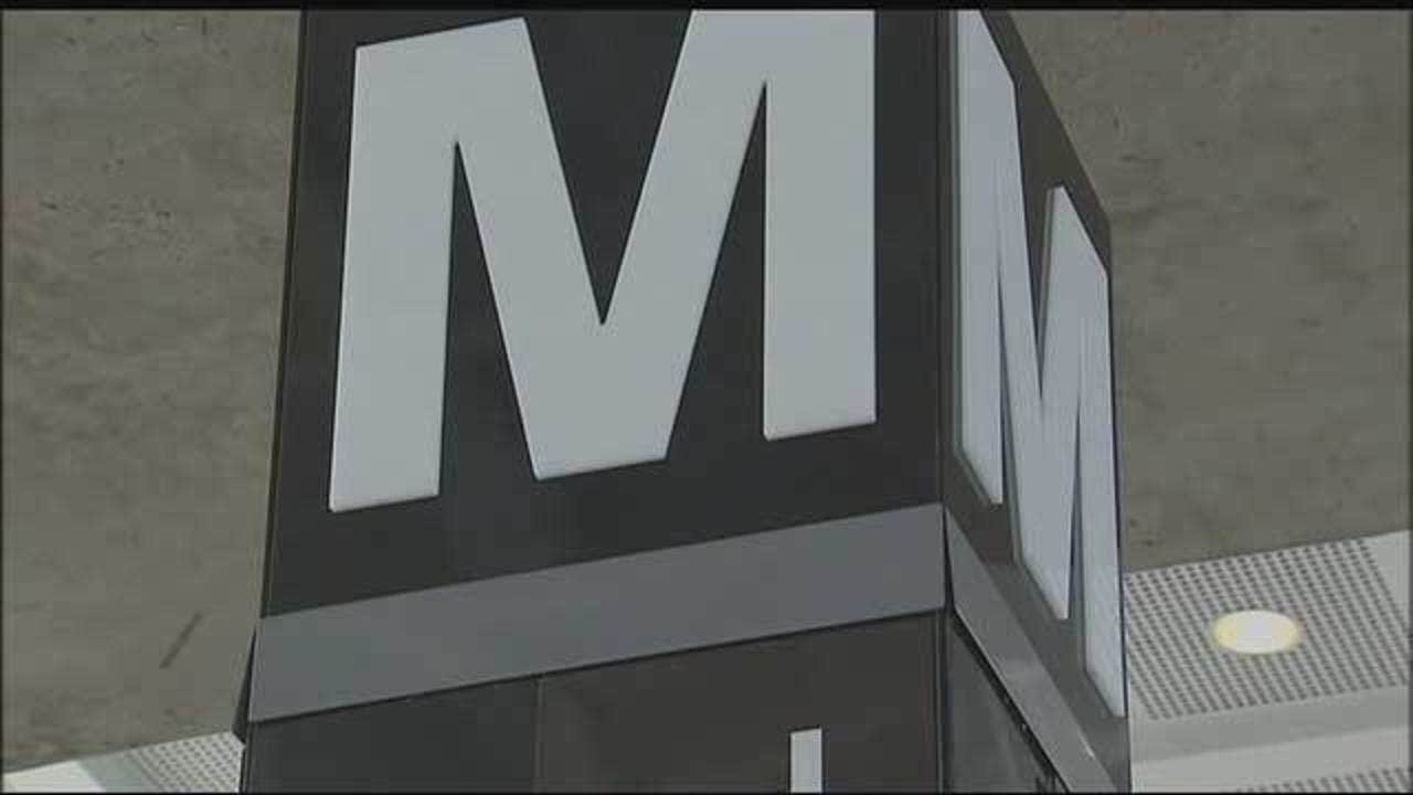 Report of smoke outside Woodley Park station caused early Metro delays