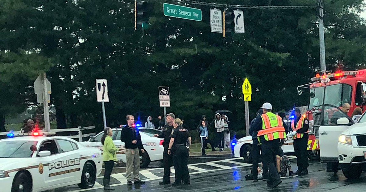 2 Montgomery County high school students struck by vehicle | FOX 5 DC