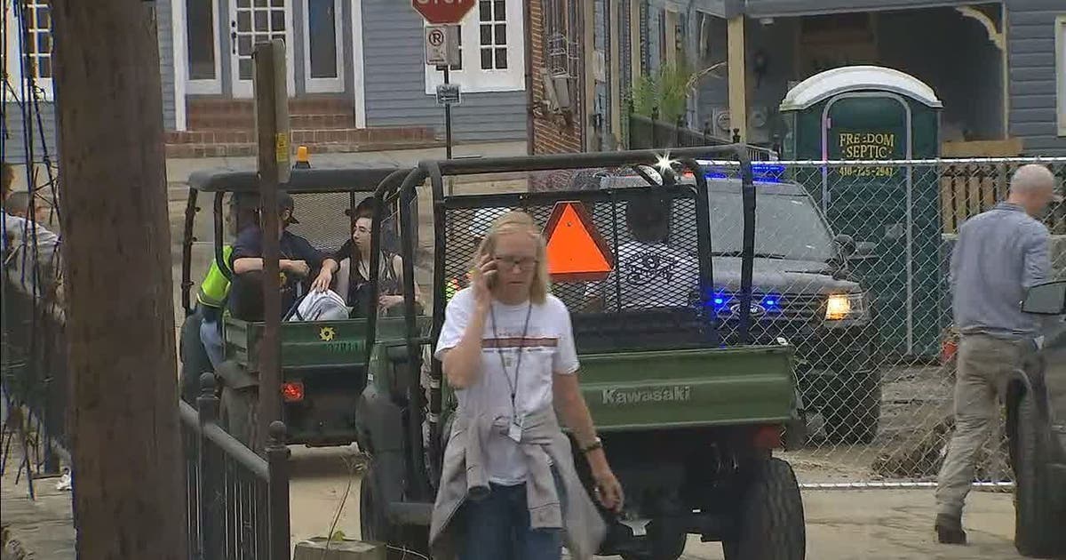 Ellicott City flood victims return for first time as cleanup continues ...