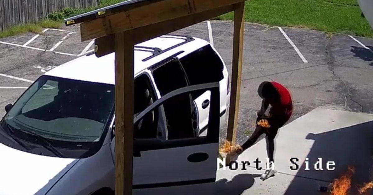 WATCH: Police seek arsonist who set himself on fire | FOX 5 DC