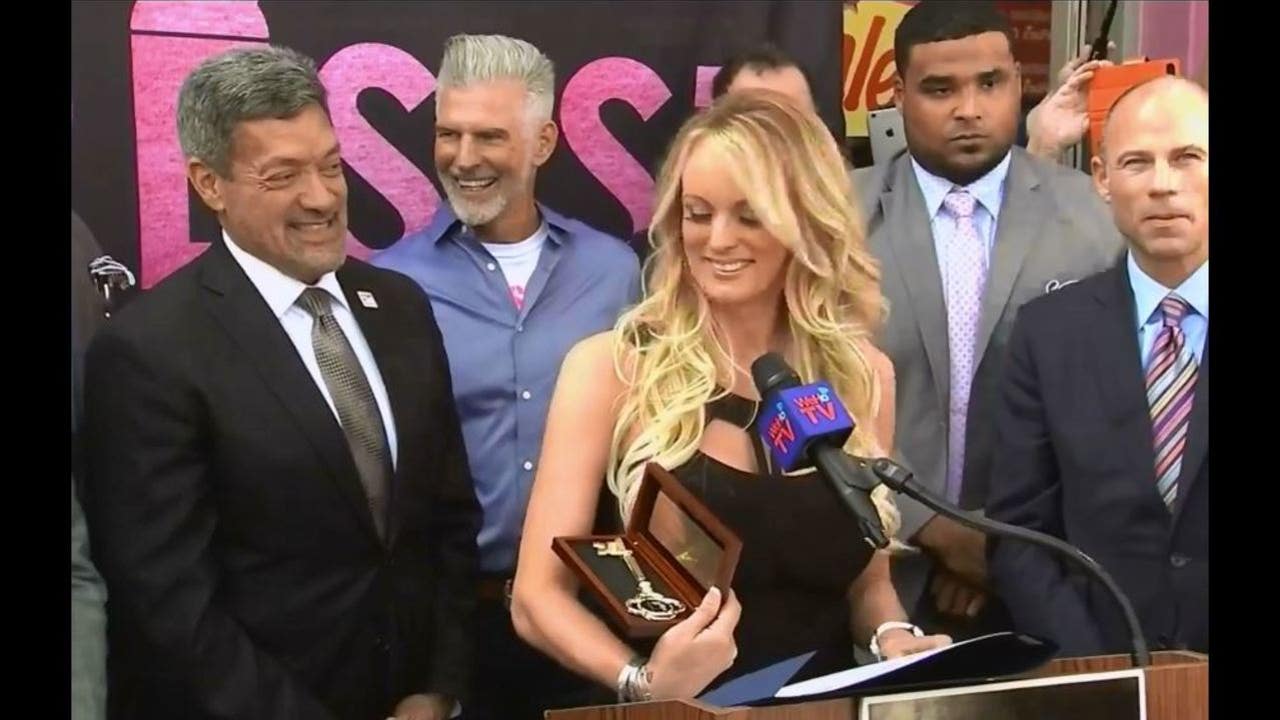 stormy-daniels-receives-key-to-city-in-west-hollywood