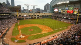 Astros tweak lineup after losing World Series Game 1 to Nationals