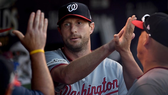 Nationals' Scherzer suffers broken nose during bunting drill