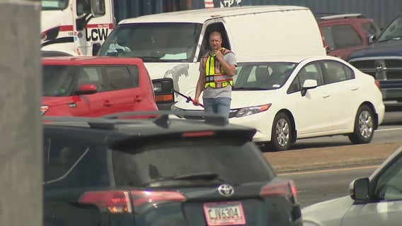 Police officers pose as construction workers in hands-free driver sting