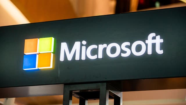 Pentagon hands Microsoft $10B 'war cloud' deal, snubs Amazon