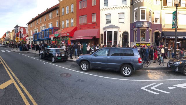 Customers wait in line for 2 hours to buy Women's March merchandise at DC pop-up shop