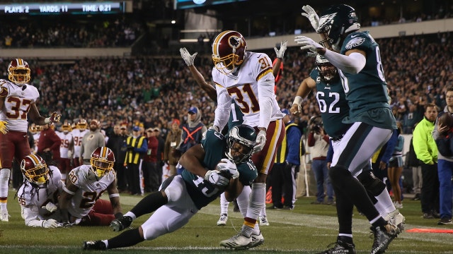 Wentz tosses for 2 TDs, leads Eagles over Redskins 28-13