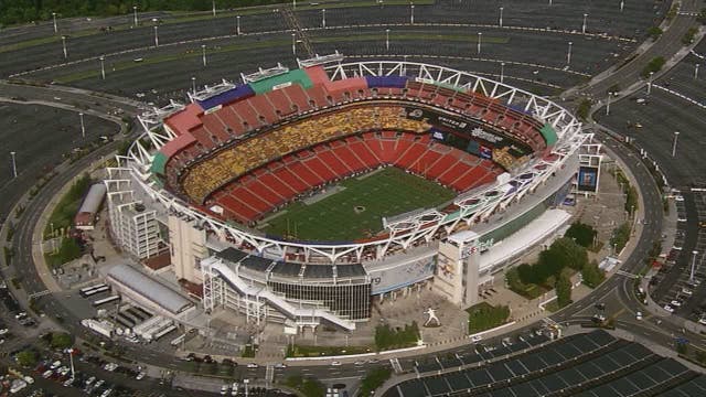 Officials set sights on wooing Washington Redskins back to District