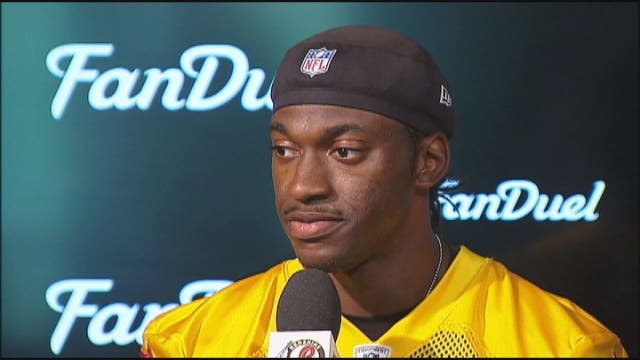 Robert Griffin III signs contract with Browns