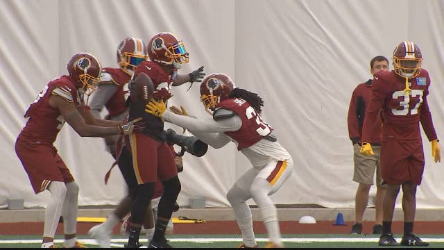 Redskins' Everett gets his shot as Cravens mulls retiring