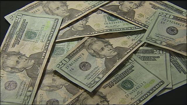 DC Council advances minimum wage increase