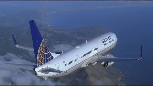 United bringing back free snacks in coach on US flights