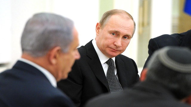 Vladimir Putin gives thumps-up to Trump victory