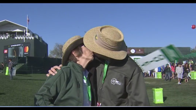 Couple honeymooned at WM Open, returns for 50th anniversary
