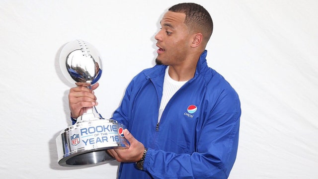 Dak Prescott voted NFL Rookie of the Year by fans