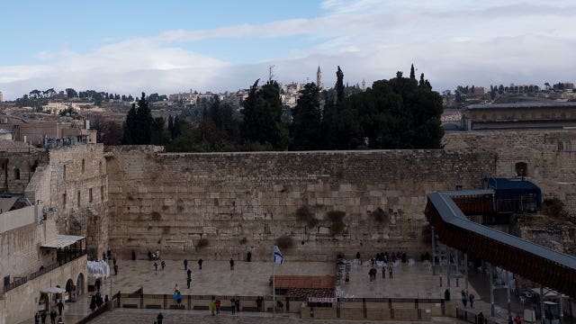 Israel minister plans Trump train station at Western Wall