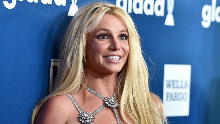 Britney Spears Checks Into Mental Health Facility Tmz Reports