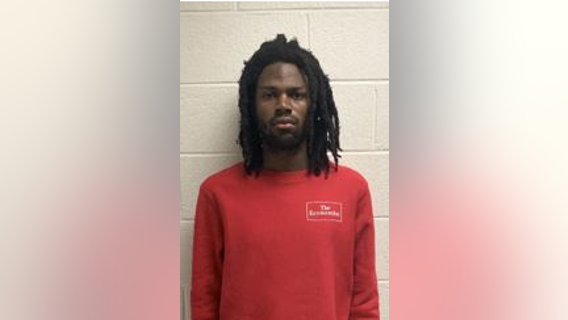 Man breaks in to woman's College Park apartment, hides in closet: police