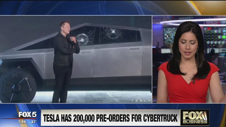 Tesla Cybertruck má na konte cca 200 000 predobjednávok