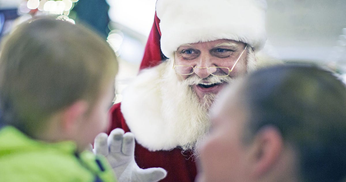 Kids with autism meet Santa in calmer environment after malls across US ...