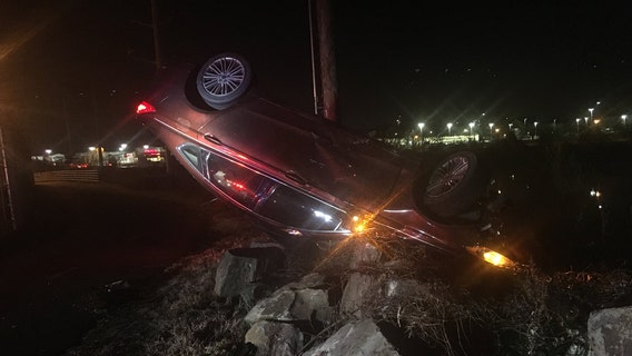 1 rescued from water after fleeing Arlington crash, fire officials say