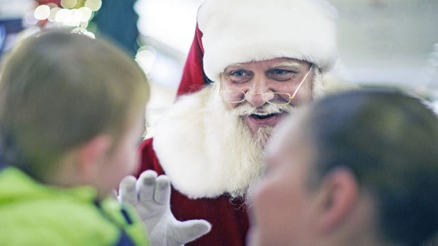 Kids with autism meet Santa in calmer environment after malls across US open early