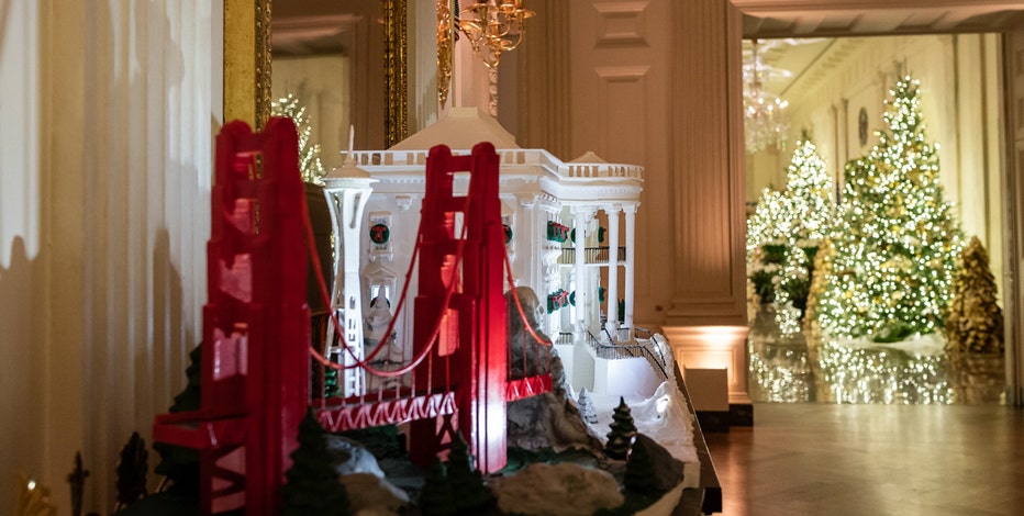 Photos First Lady Melania Trump Unveils 2019 White House Christmas Decorations
