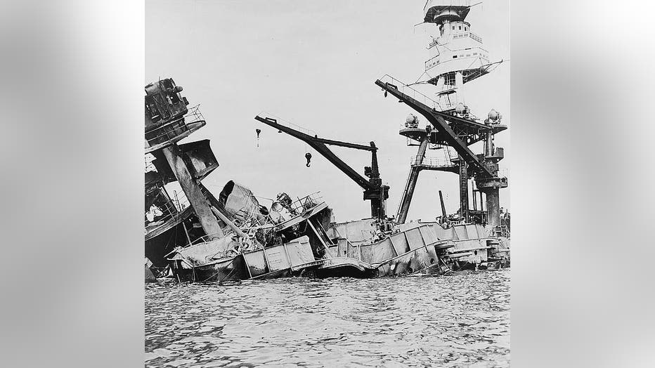Wreckage-of-USS-Arizona___USNavy-e1575611434107.jpg