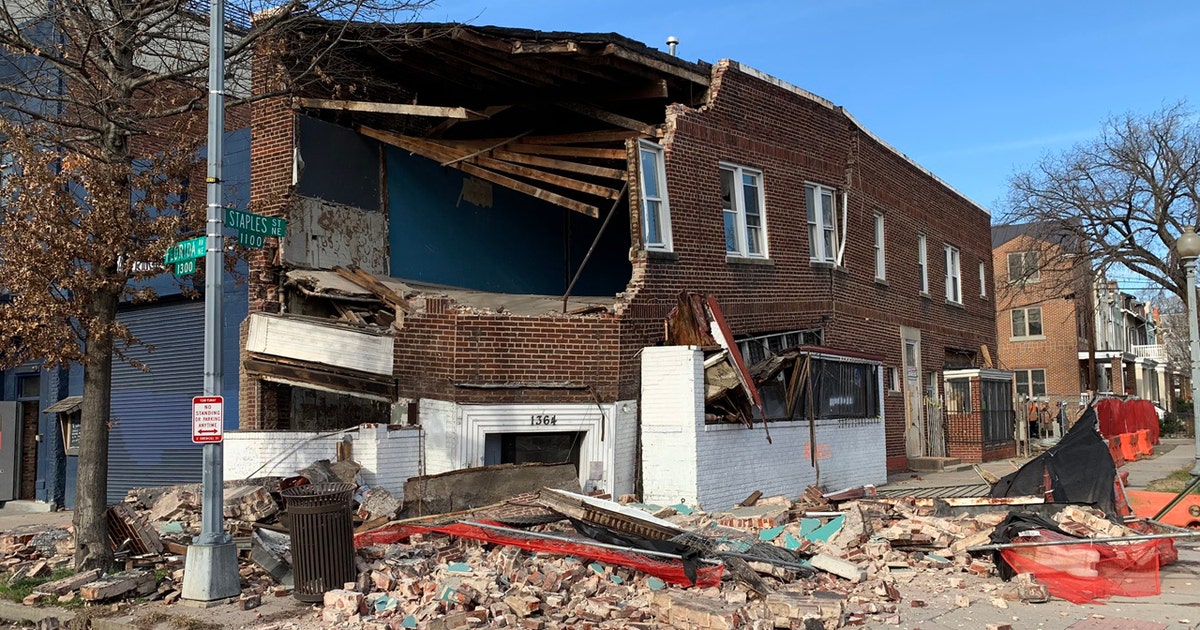 Crews demolishing partially collapsed building in Northeast DC | FOX 5 DC