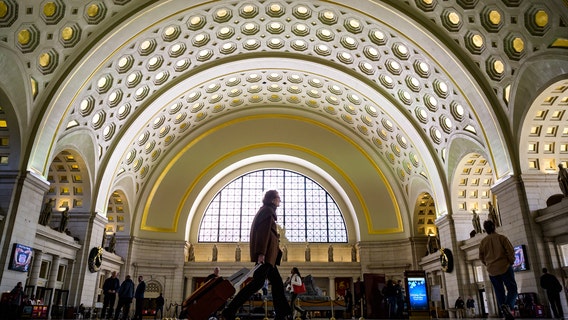 Suspects in custody after fatal stabbing at Union Station Metro, police say