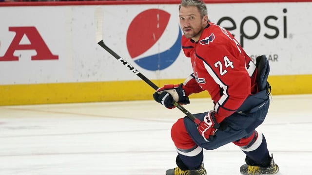 Alex Ovechkin on cover of EA Sports NHL 21