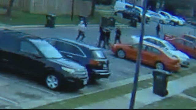 Teen attacked by mob in Manassas: video