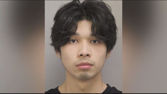 Mall employee charged in peeping tom incident at Potomac Mills