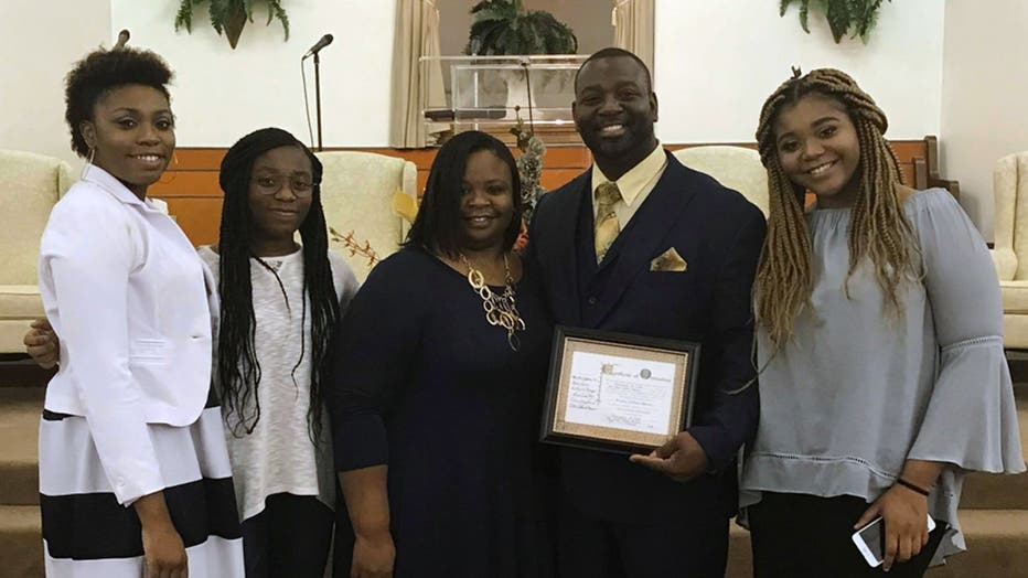 The Warren family from left to right: De’Andria (21), DeLisa (17), Sherlynn (40), DeAndra (40), and Shalondria (18) (Courtesy of De'Andria Warren)