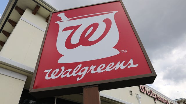 2 women charged by feds for Walgreens robbery, coughing on employees