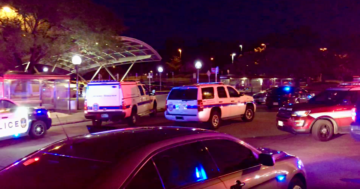 Teen critically injured, man dead after stabbing aboard train at ...