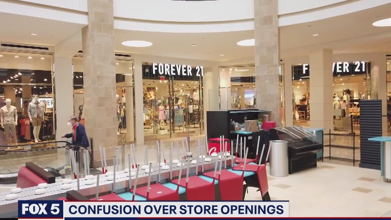 PHOTOS: While most stores are closed, some retail activity remains at Tysons  Corner mall - WTOP News