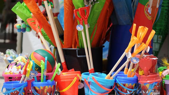 Warm weather draws crowds to closed Virginia Beach oceanfront despite Gov. Ralph Northam's order