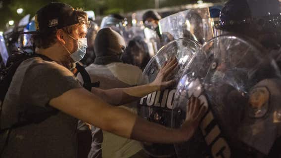 Six arrested during White House protests, Secret Service says