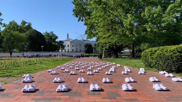 National Nurses United rally at White House for better protection; honor nurses who have died from COVID-19