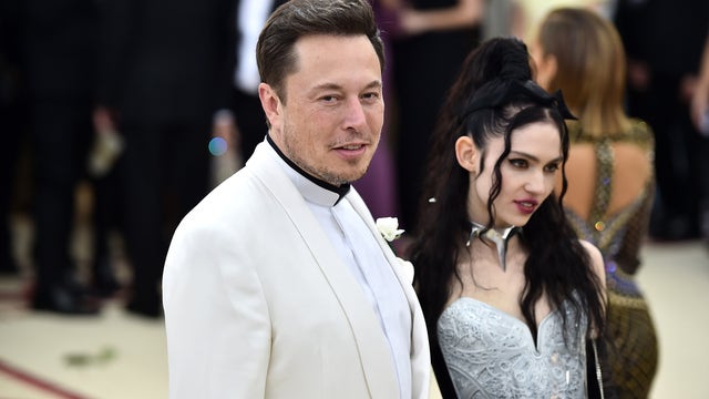 Grimes, Elon Musk disagree on how to pronounce child's name