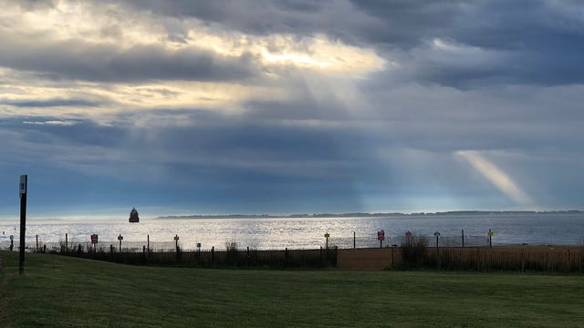 Families hope for short beach escape as COVID clouds Memorial Day weekend