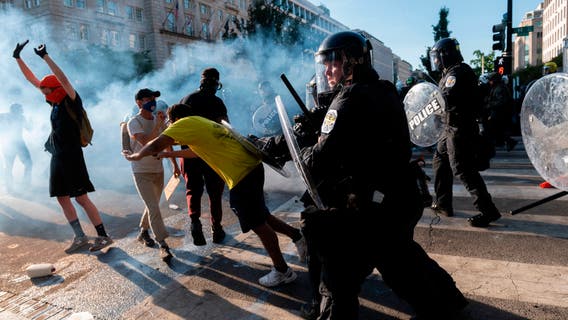 2 US Park Police officers placed on administrative leave following incident with Australian press