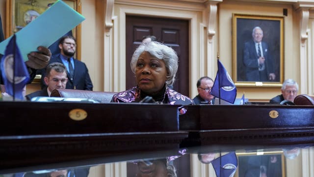 Virginia police chief on leave after confederate statue charges