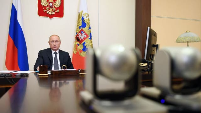 Putin orders national mask mandate in Russia as coronavirus spikes in second wave