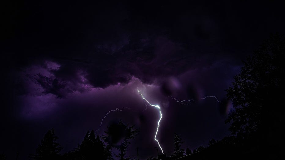 lightning-5.jpg