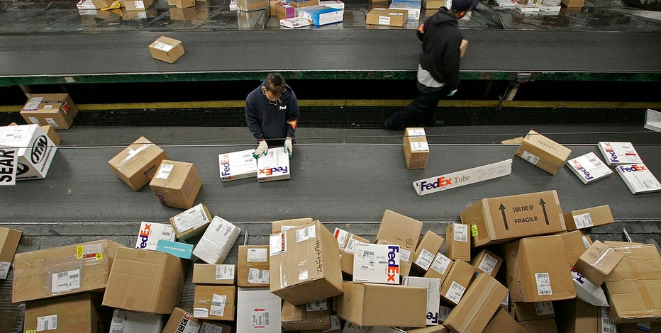 2025 Holiday Shipping Deadlines: USPS, FedEx, UPS important dates to remember