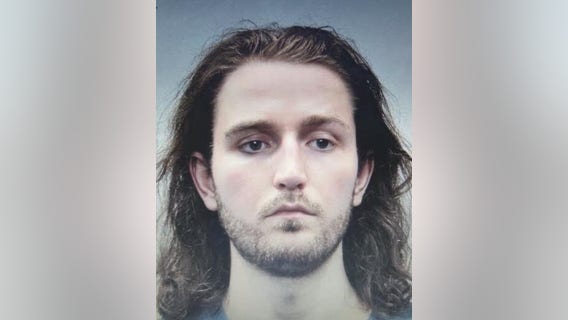 Virginia man turns himself in after officer shot, second suspect killed in Alexandria