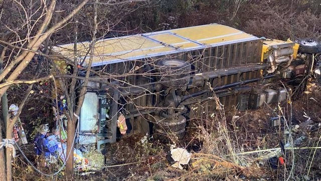 1 dead; box truck sent down embankment after crash in Montgomery County