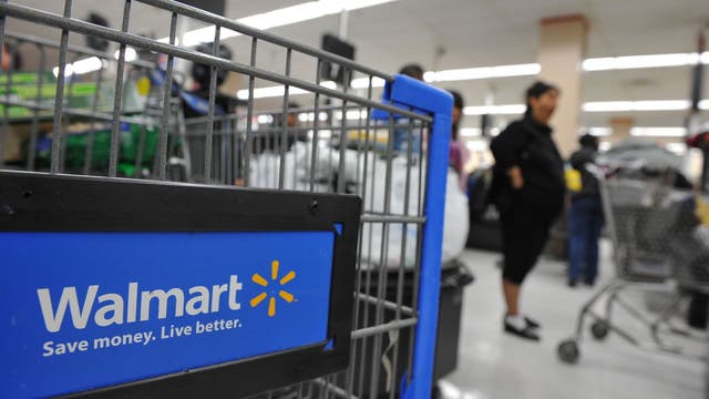 Women fight over PS5 at Walmart, drawing crowd